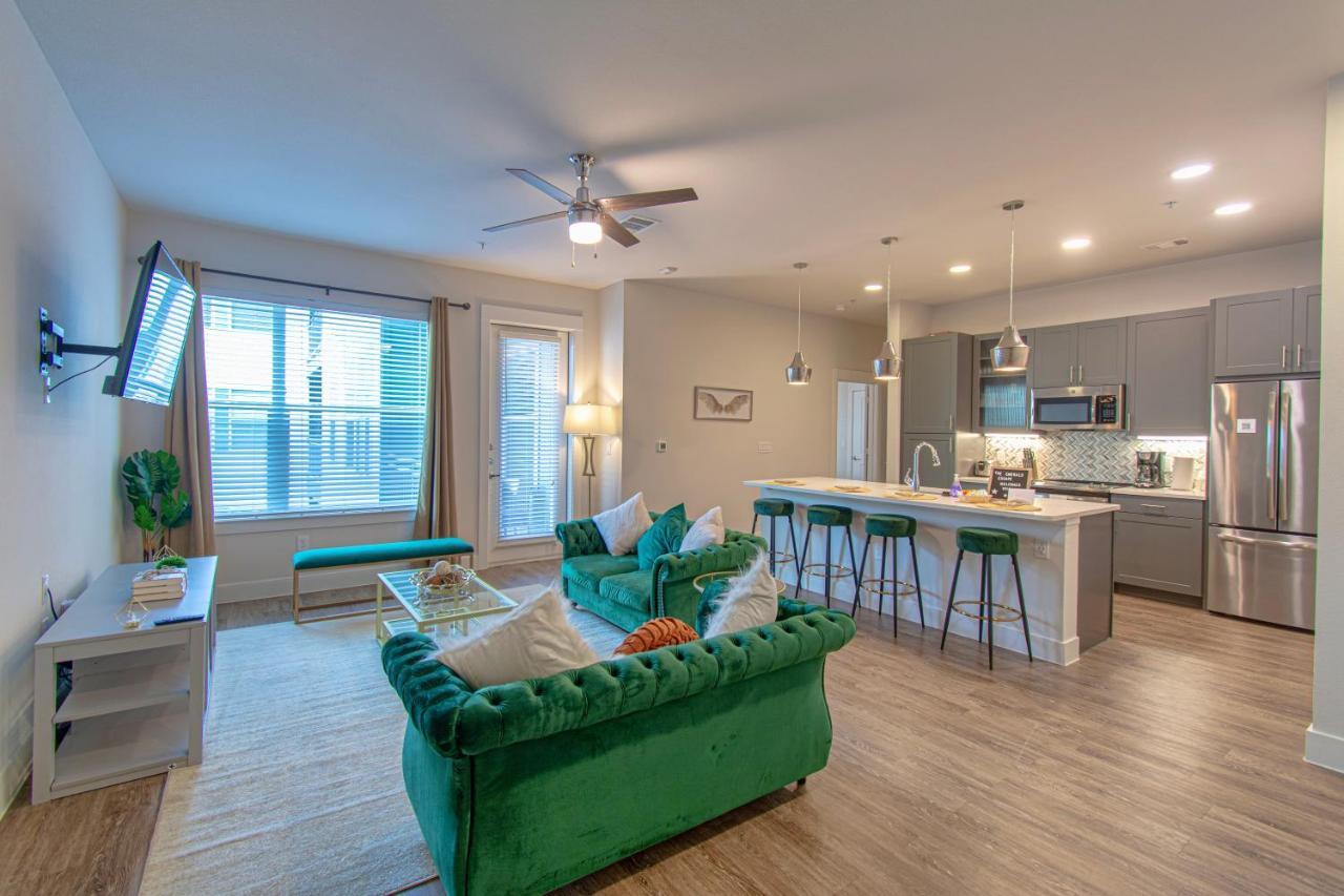 The Emerald Escape Dallas Extérieur photo